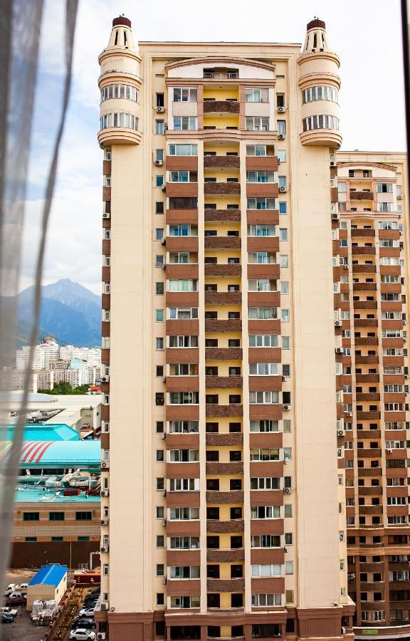 2 Ком Студия На 18 Этаже С Панорамным Видом На Горы В Жк Мега Тауер Almaty Exteriér fotografie